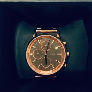 💎🌹DKNY💎 Rose Gold Watch🌹🆕🕰